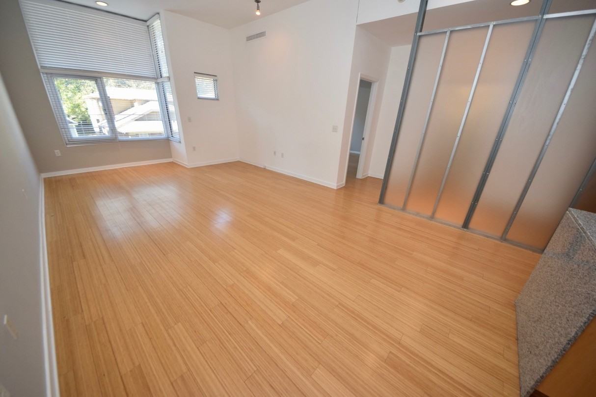 2263 Young Avenue - Photo 7 of 10