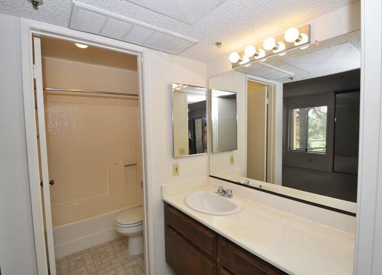 301 N Ford Ave - Photo 6 of 7