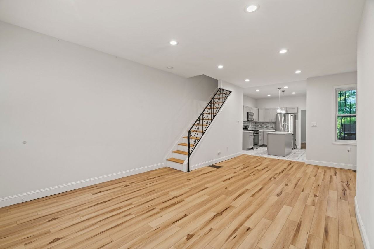 1630 Edgley St - Photo 4 of 27