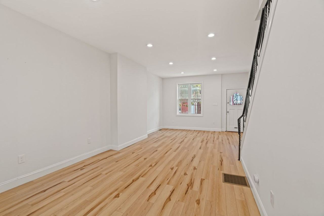 1630 Edgley St - Photo 6 of 27