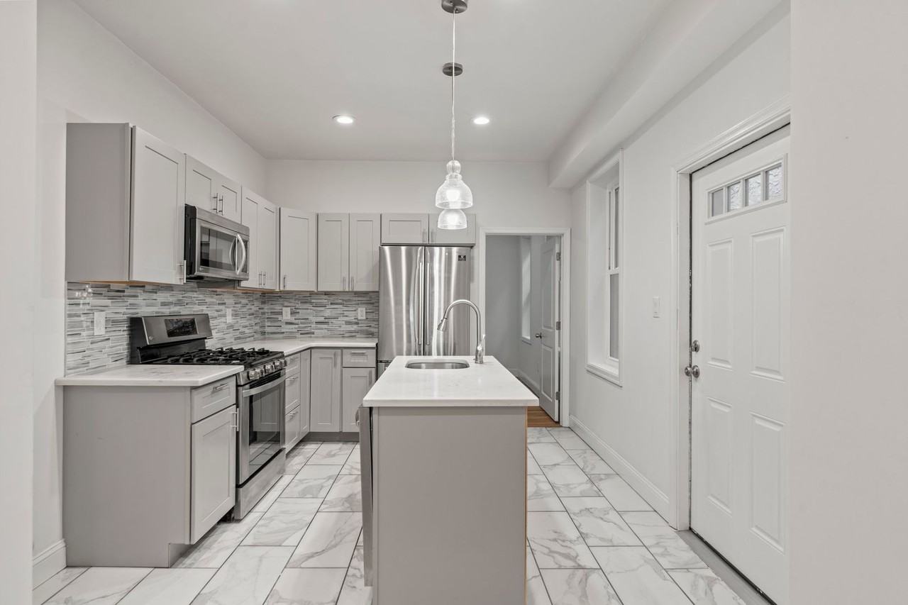 1630 Edgley St - Photo 7 of 27