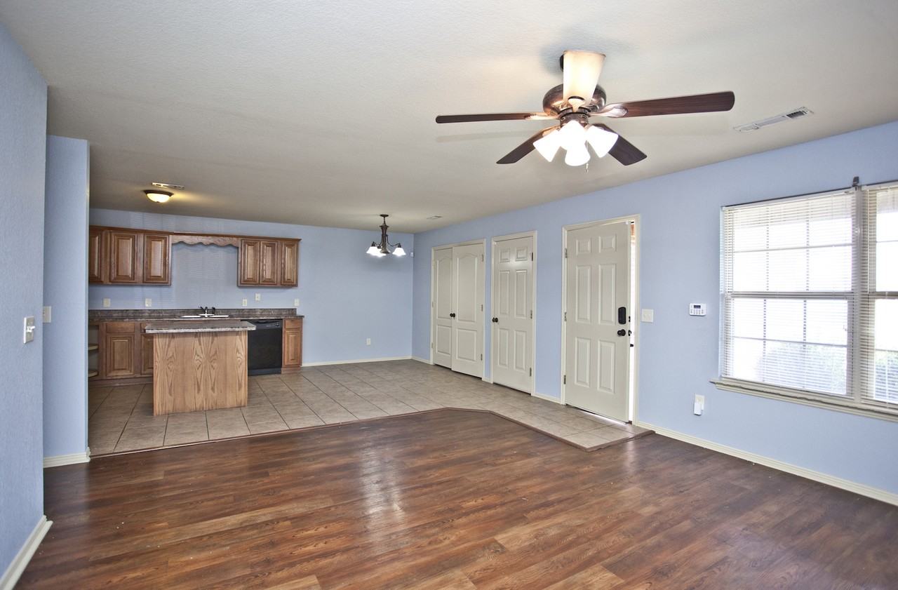 3014 S B St - Photo 2 of 17