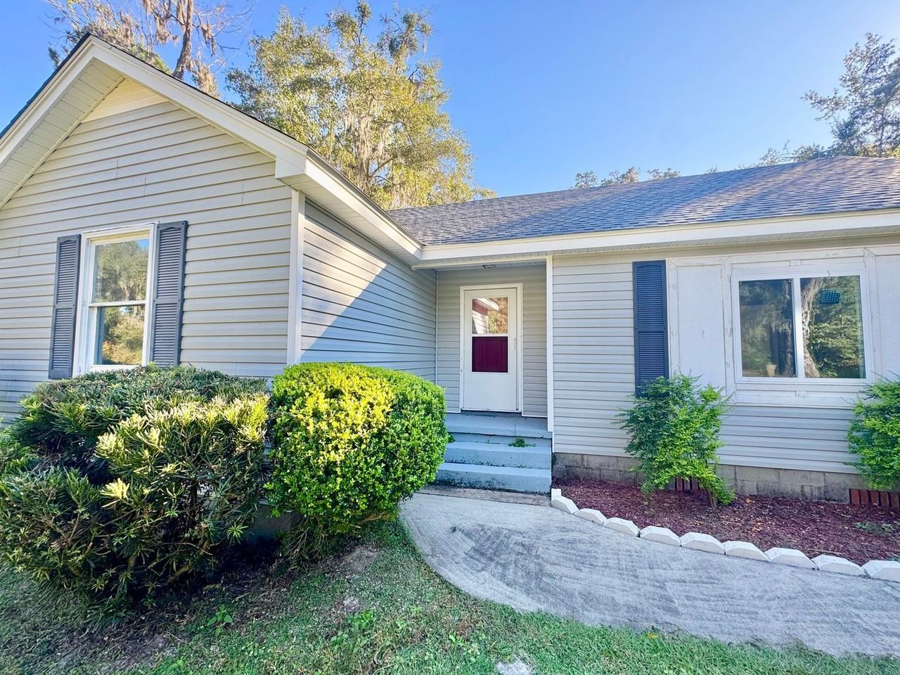 443 Martin Road - Photo 3 of 17