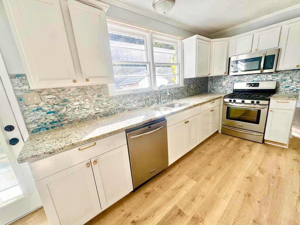 443 Martin Road - Photo 4 of 17