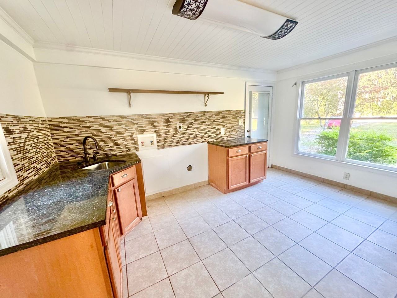 443 Martin Road - Photo 6 of 17