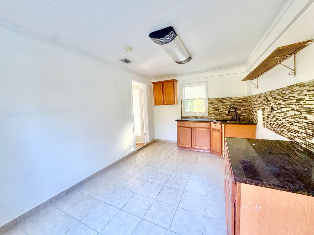 443 Martin Road - Photo 7 of 17