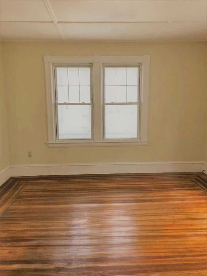 585 Tyler Street - Photo 3 of 4