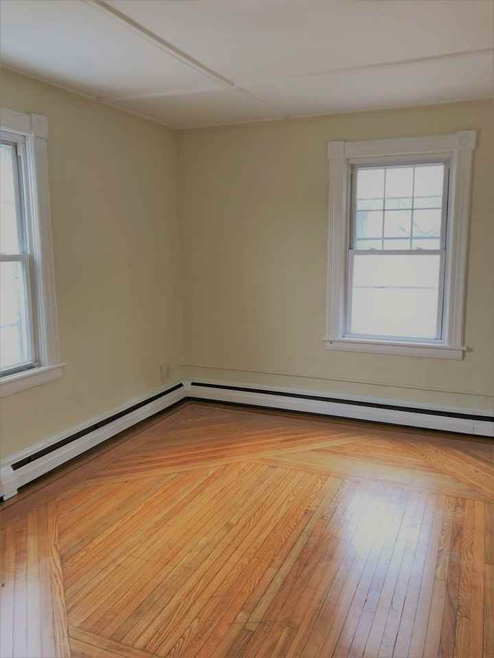 585 Tyler Street - Photo 4 of 4