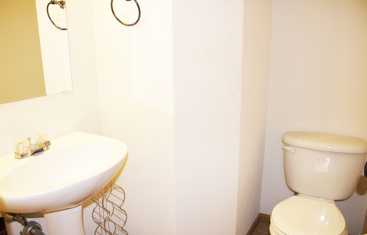 1125 Amelia Dr #4 - Photo 2 of 18