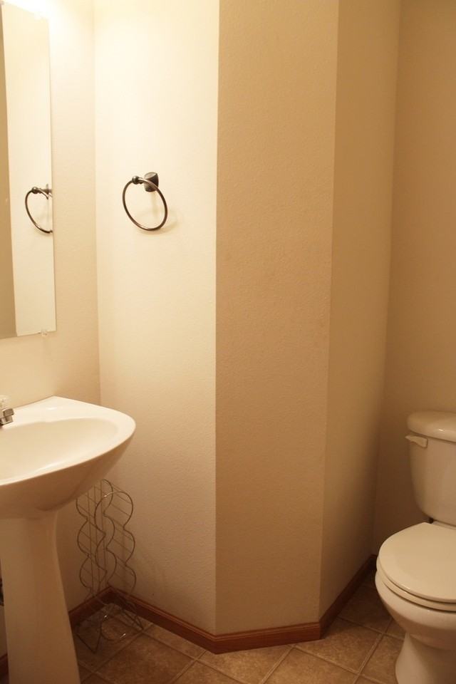 1125 Amelia Dr #4 - Photo 3 of 18