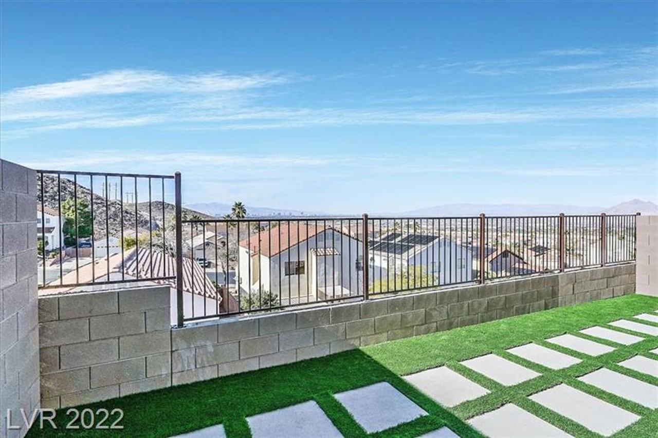 366 Rosefinch St - Photo 2 of 10