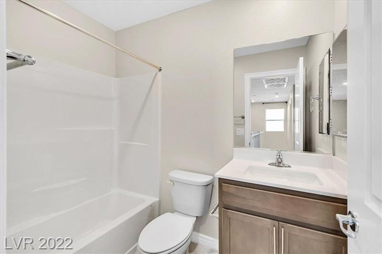 366 Rosefinch St - Photo 3 of 10