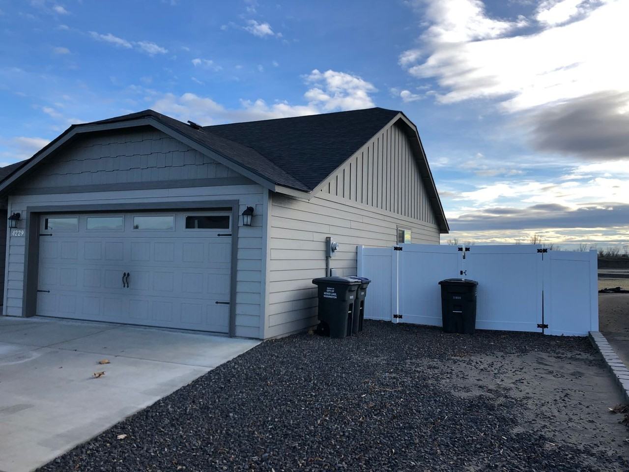 4229 Cove West Dr - Photo 2 of 20