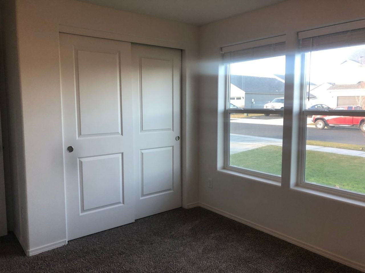 4229 Cove West Dr - Photo 3 of 20