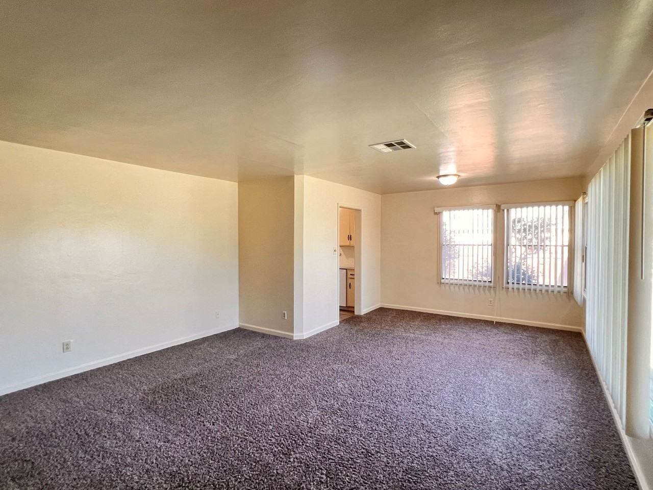 2637 Cedar St - Photo 2 of 25