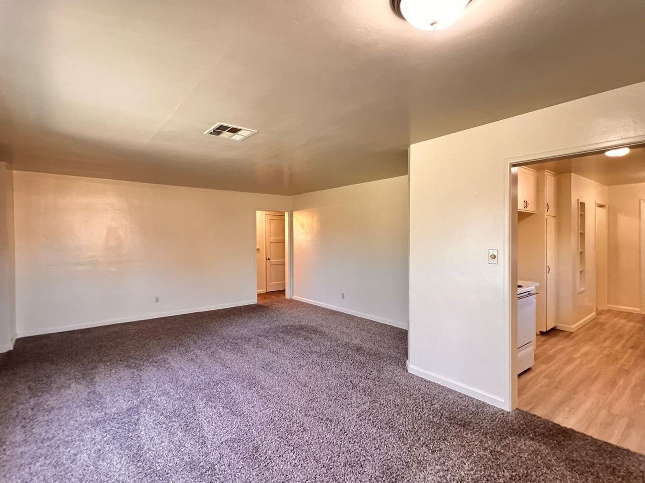 2637 Cedar St - Photo 4 of 25