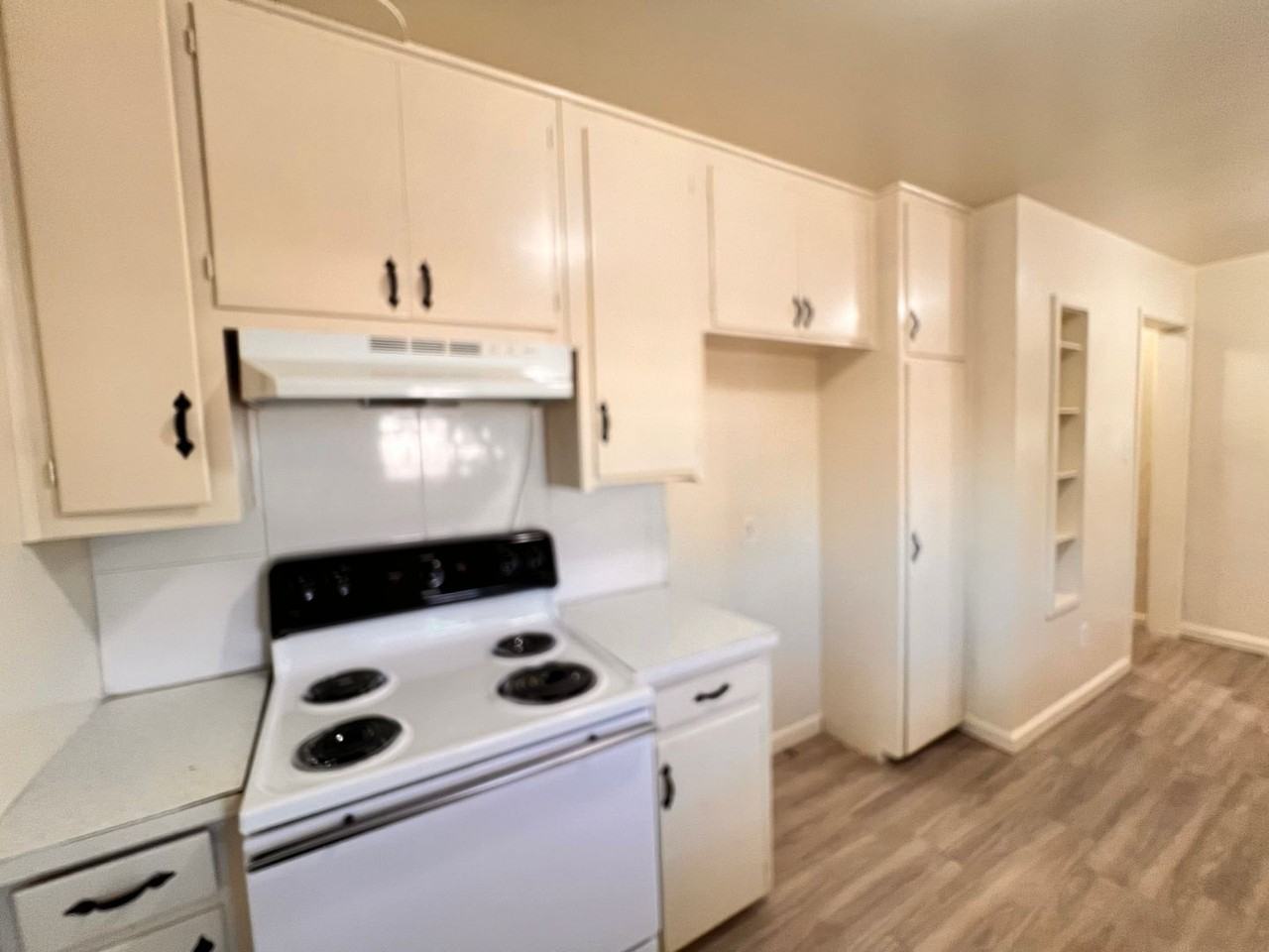 2637 Cedar St - Photo 6 of 25