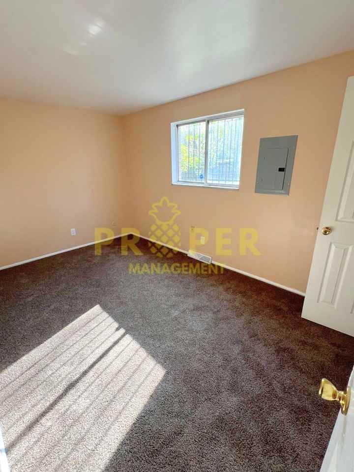 1644 Linbrook Drive - Photo 3 of 7