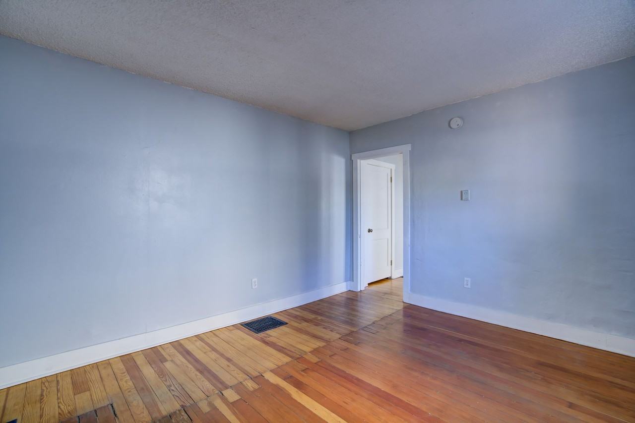 321 E Dale St - Photo 3 of 29