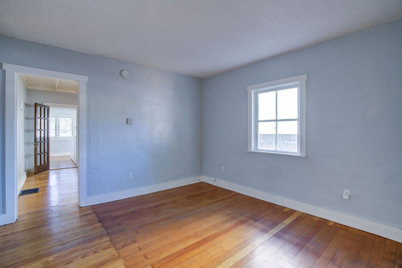 321 E Dale St - Photo 4 of 29