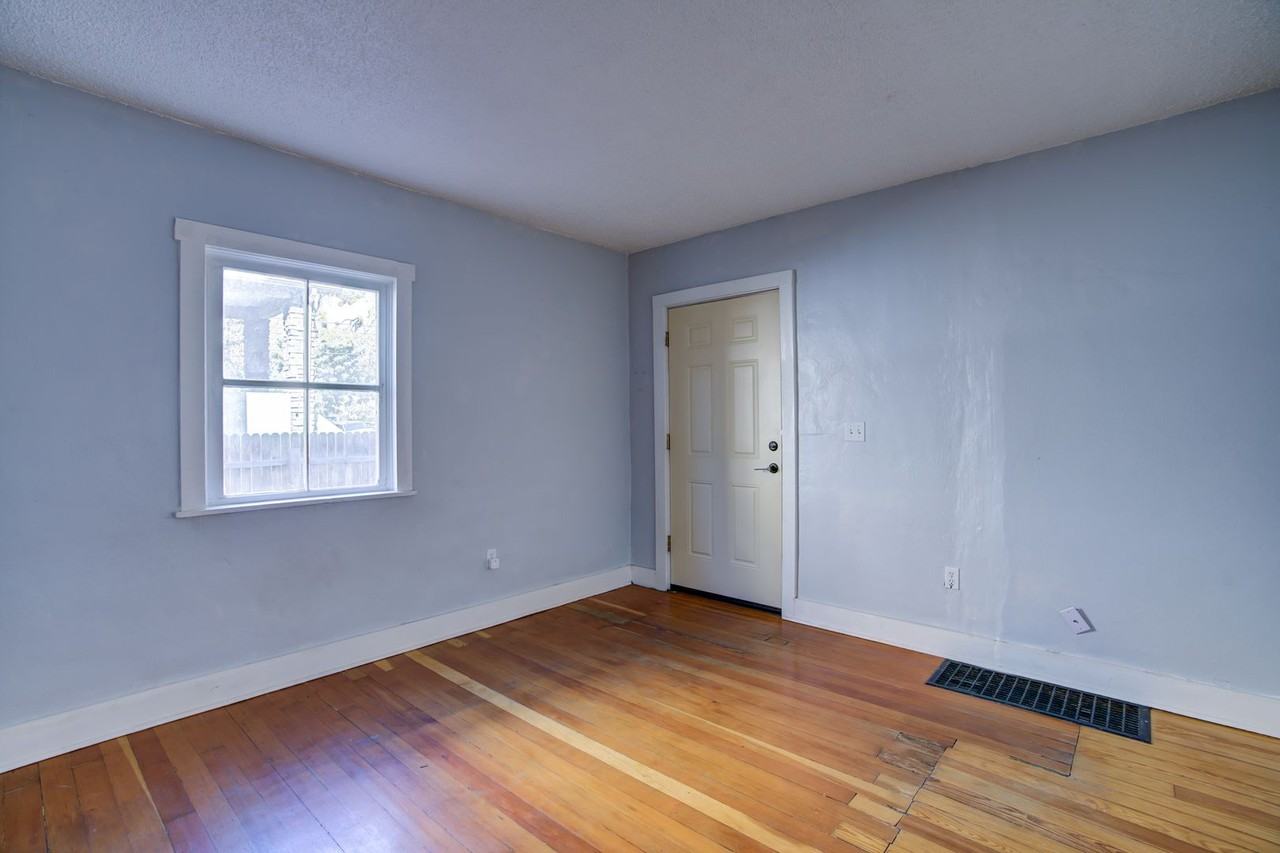 321 E Dale St - Photo 5 of 29