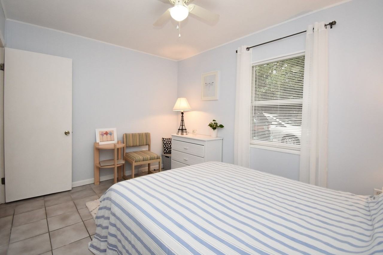 2060 Nw 34th Ave - Photo 6 of 11