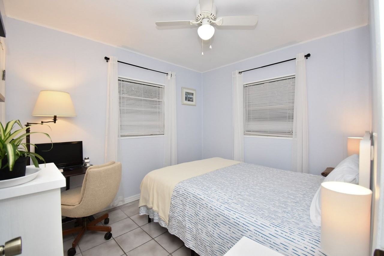 2060 Nw 34th Ave - Photo 7 of 11