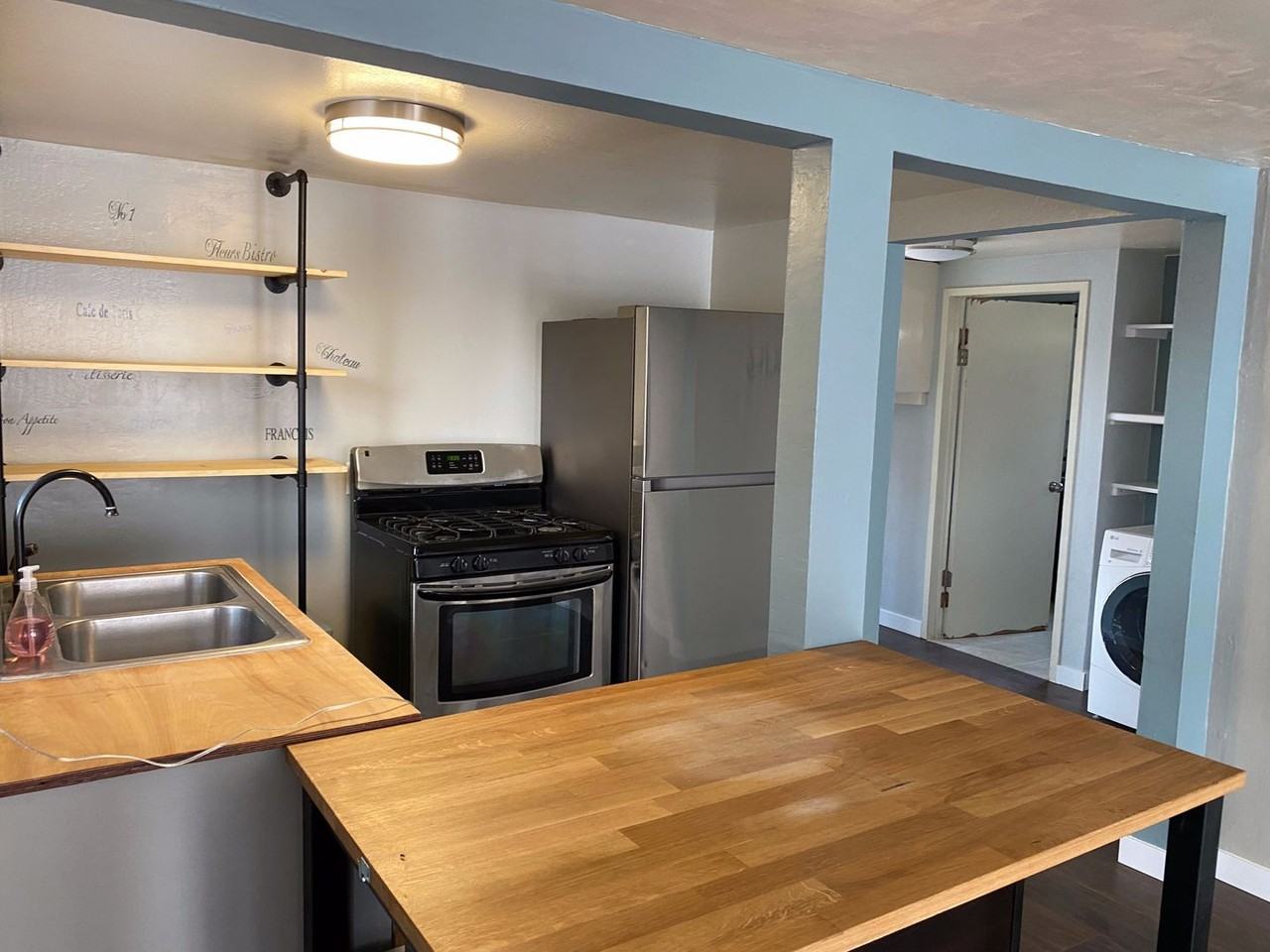 118 Sycamore Street - Photo 4 of 12