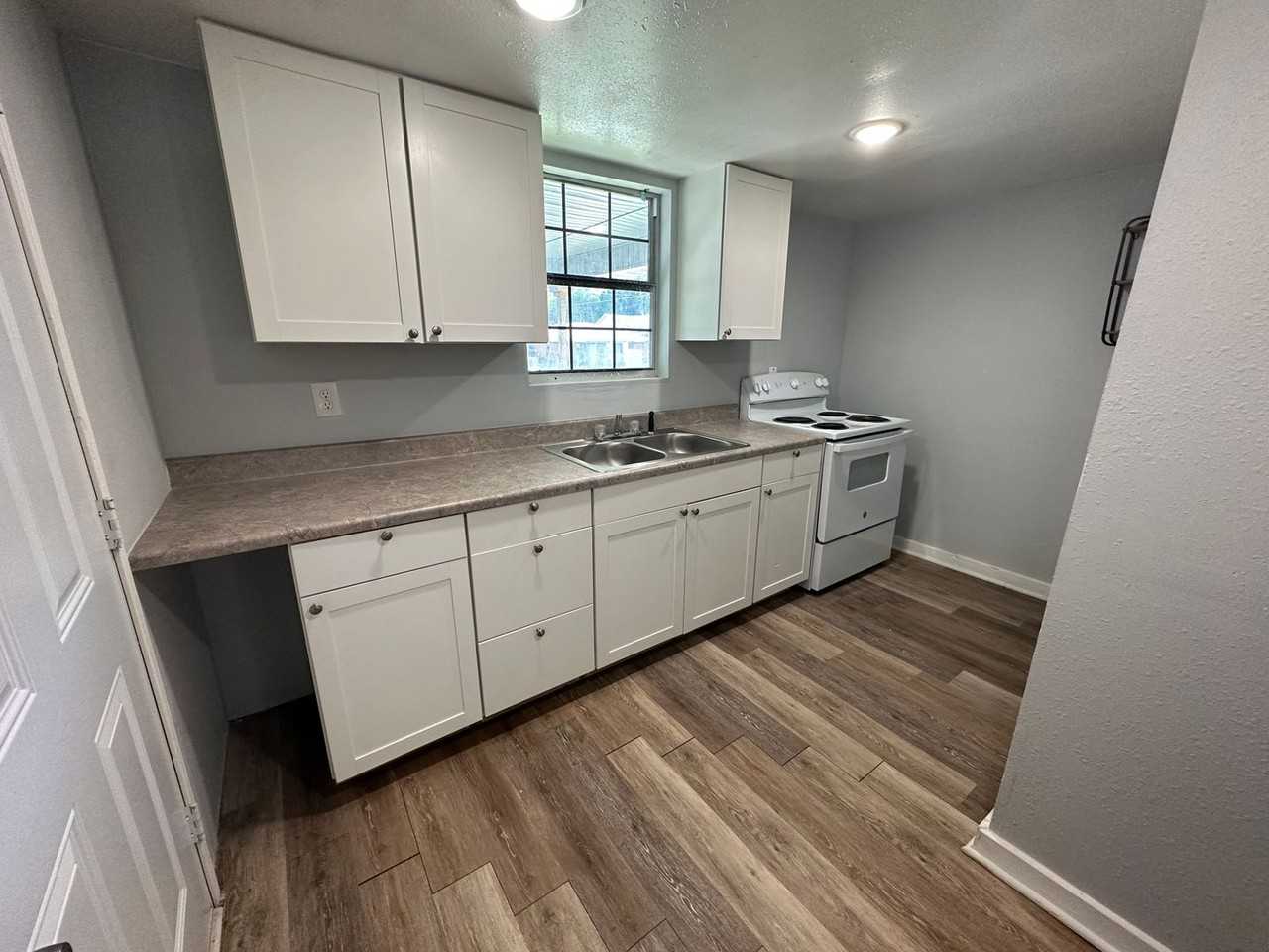 1859 Anna St - Photo 4 of 8