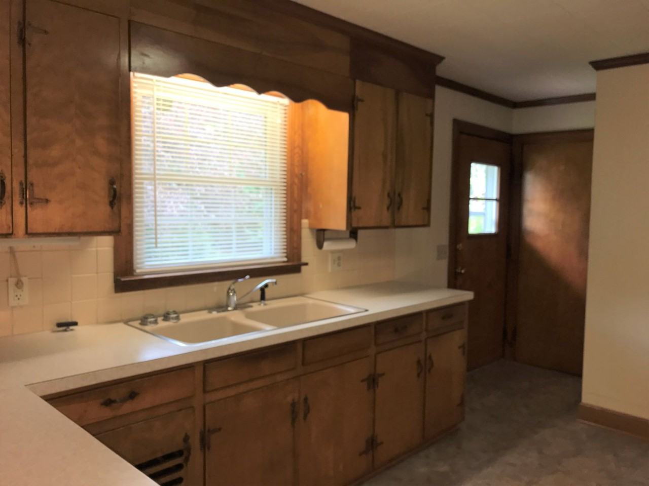 1012 Stockley St - Photo 5 of 20