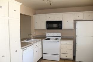 850 W Cortez Ln - Photo 1 of 1