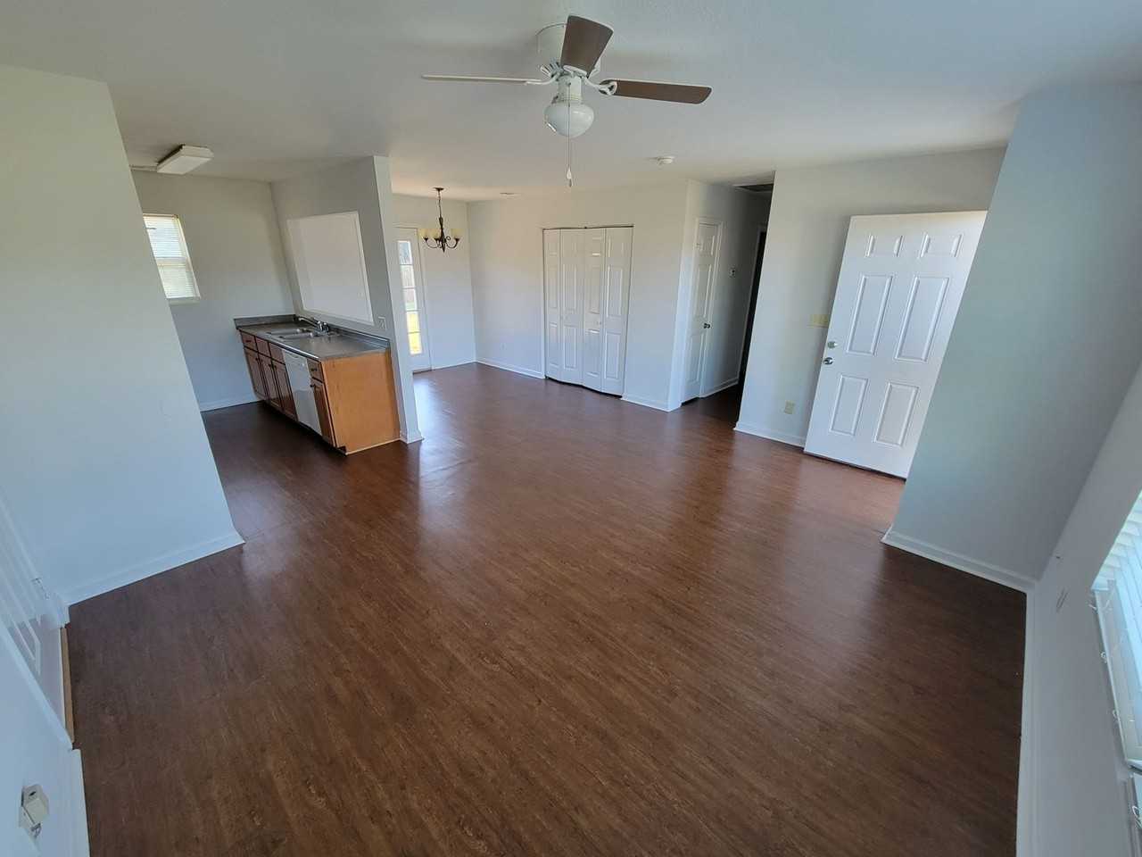 6446 Swallowtail Dr - Photo 4 of 20