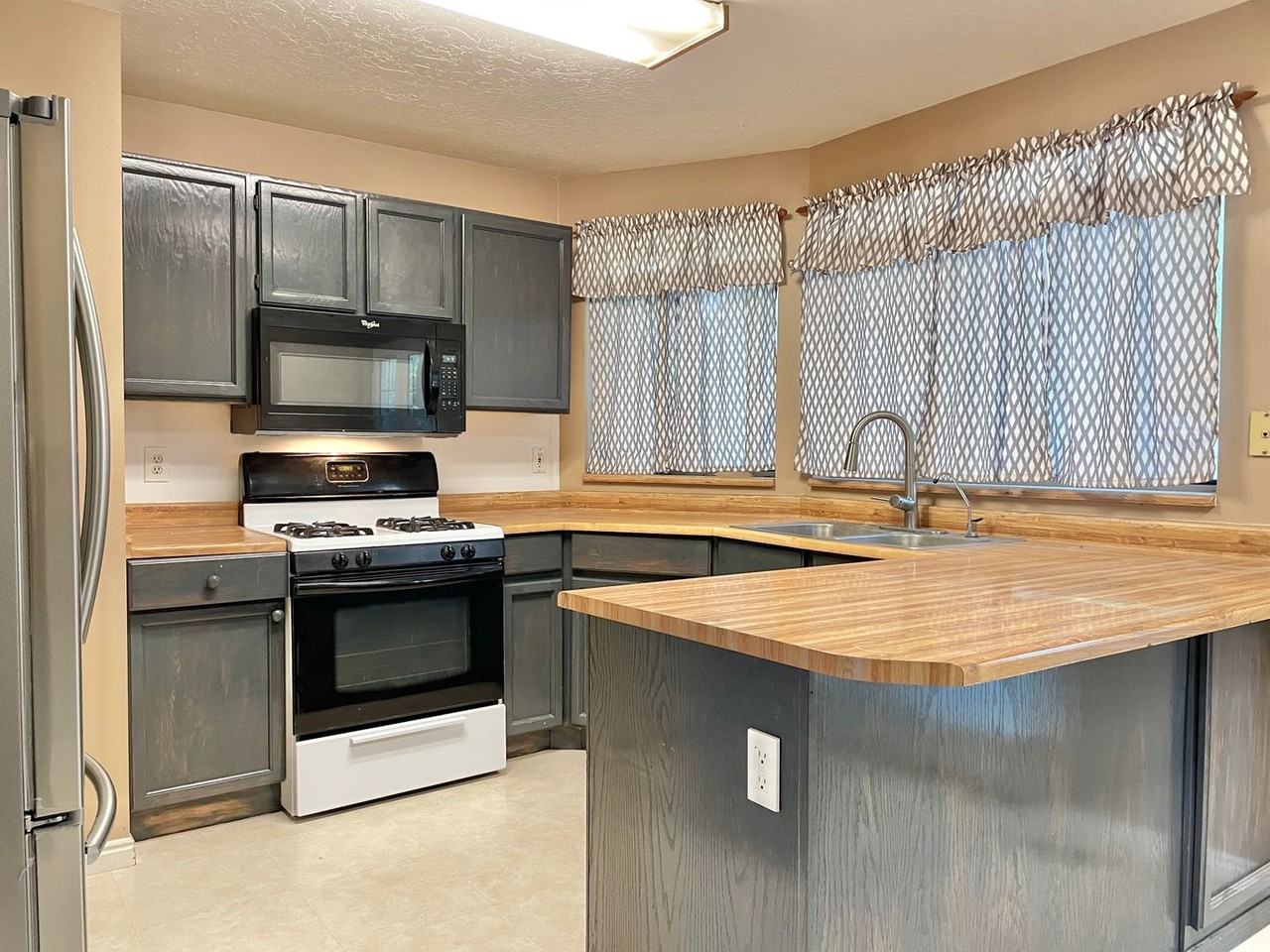 5065 W 3440 S - Photo 4 of 19