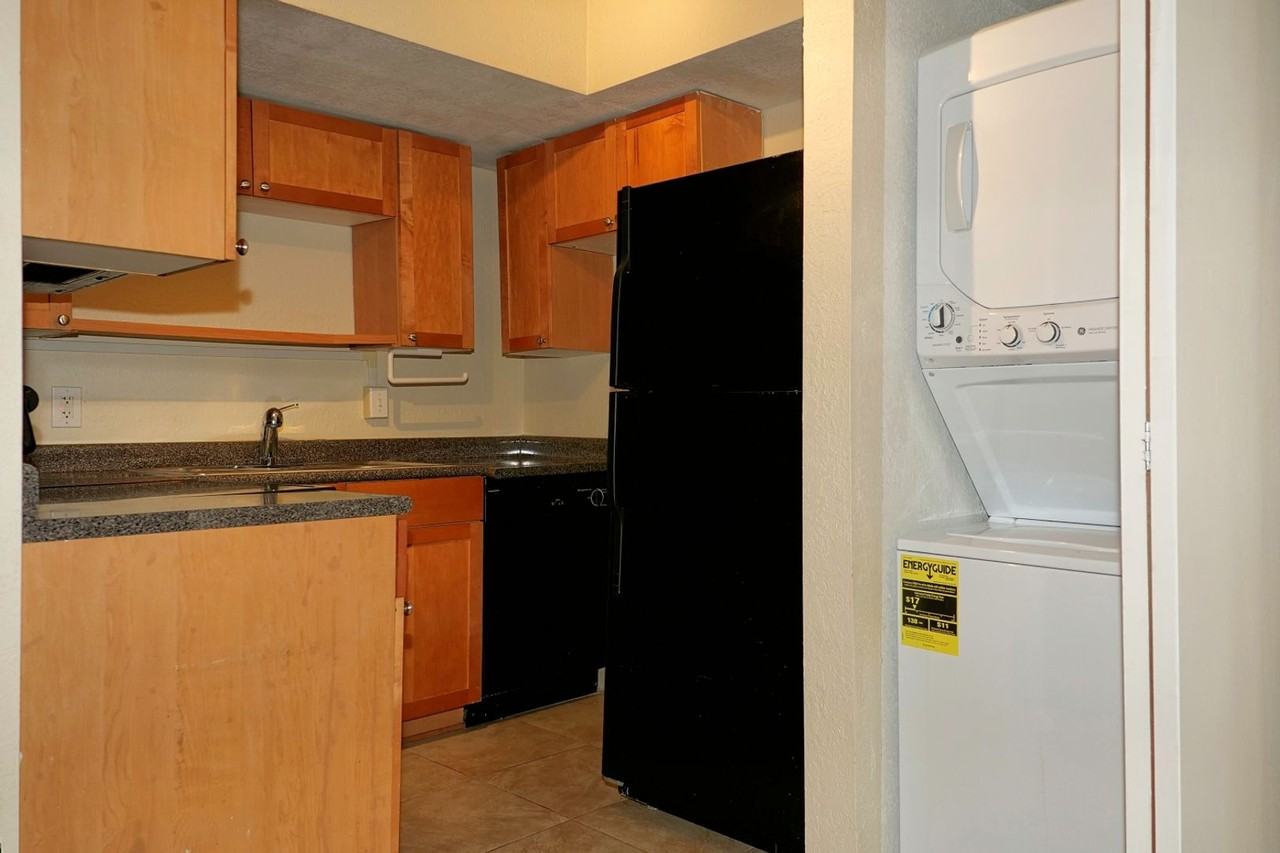 101 Lewfield Cir - Photo 6 of 14