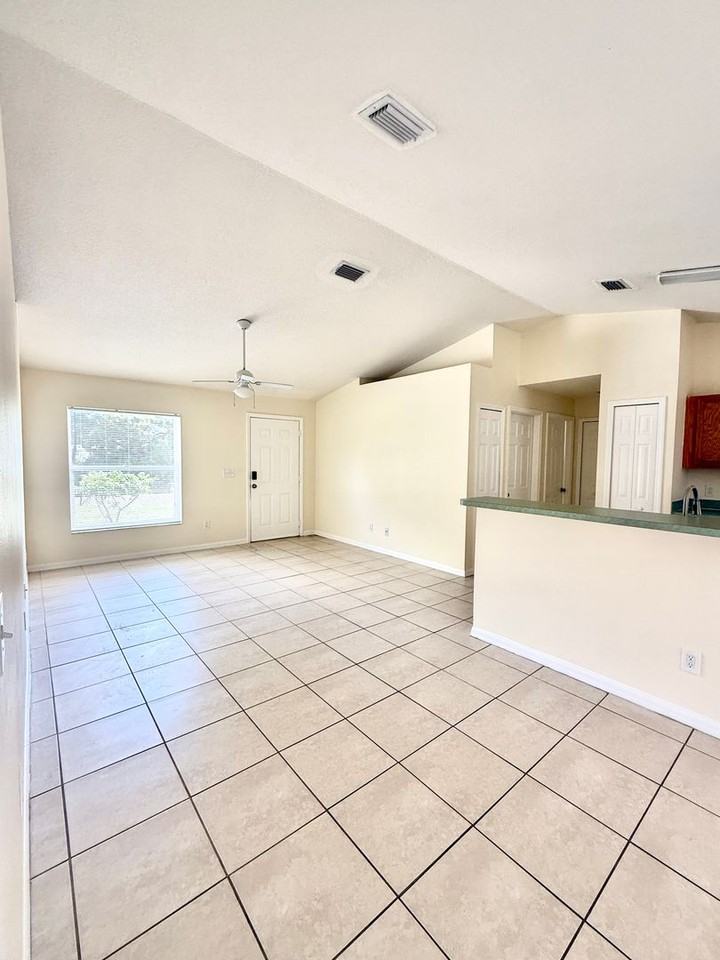 1745 8th Ave Sw - Photo 2 of 12