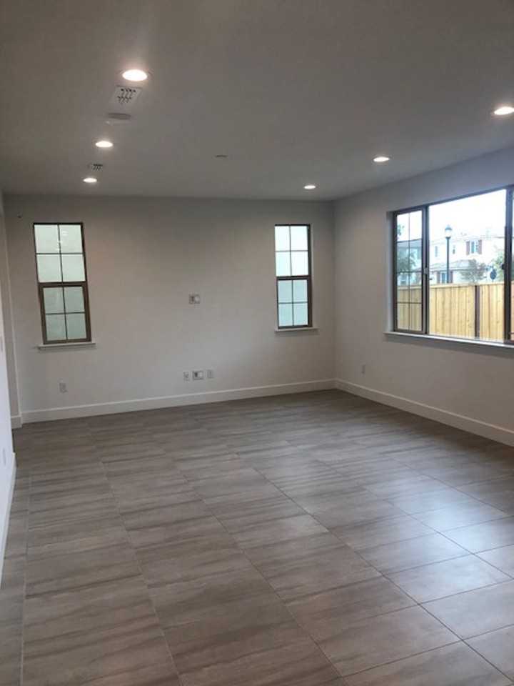 649 N Verdicchio Pl - Photo 5 of 28