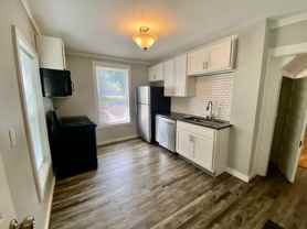 800 Clancy Ave NE - Photo 1 of 1