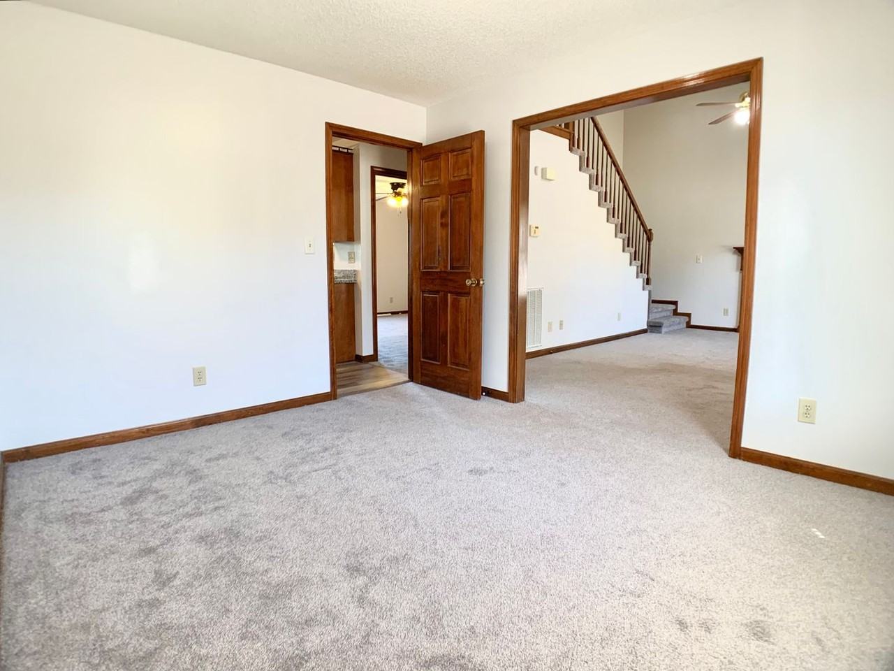 501 Eysian Rd - Photo 5 of 32