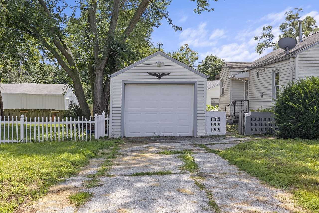 2501 Wayne St - Photo 6 of 31