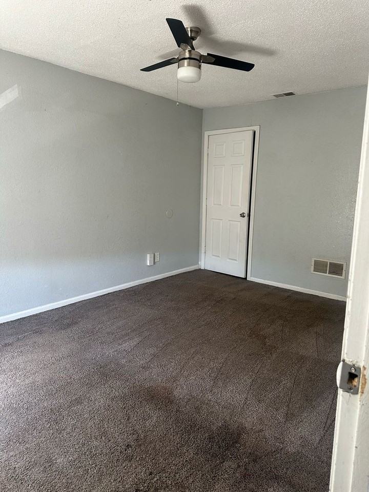 1520 1520  - 1522 E 50th St - Photo 3 of 13