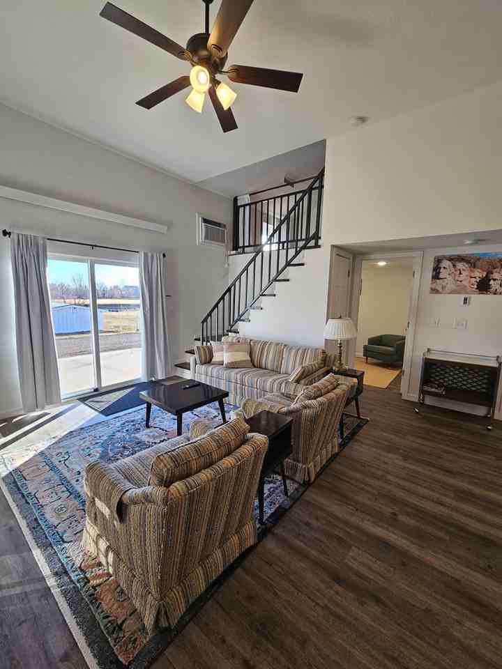 5896 Southside Dr - Photo 3 of 21