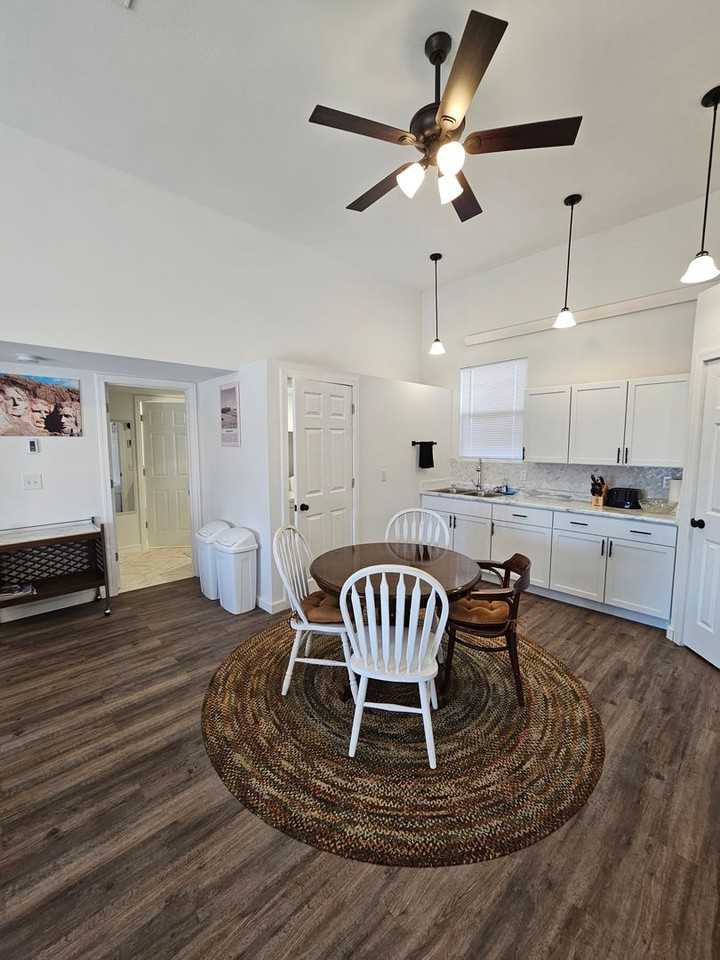 5896 Southside Dr - Photo 4 of 21