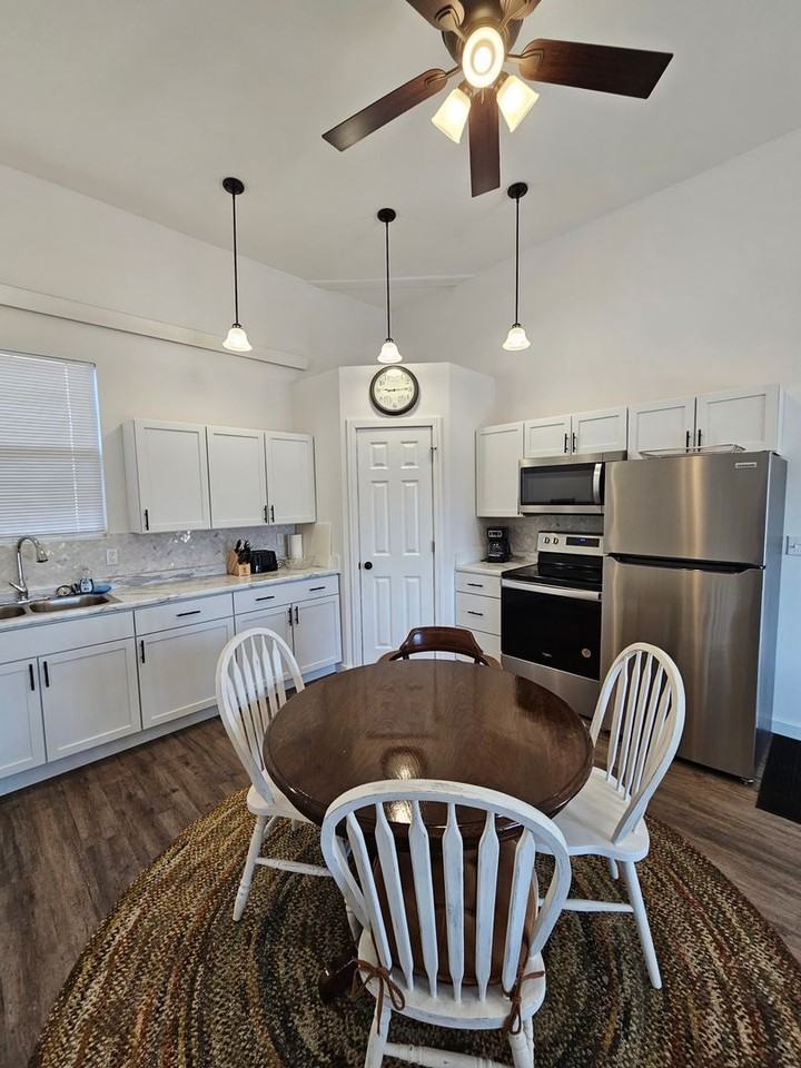 5896 Southside Dr - Photo 5 of 21