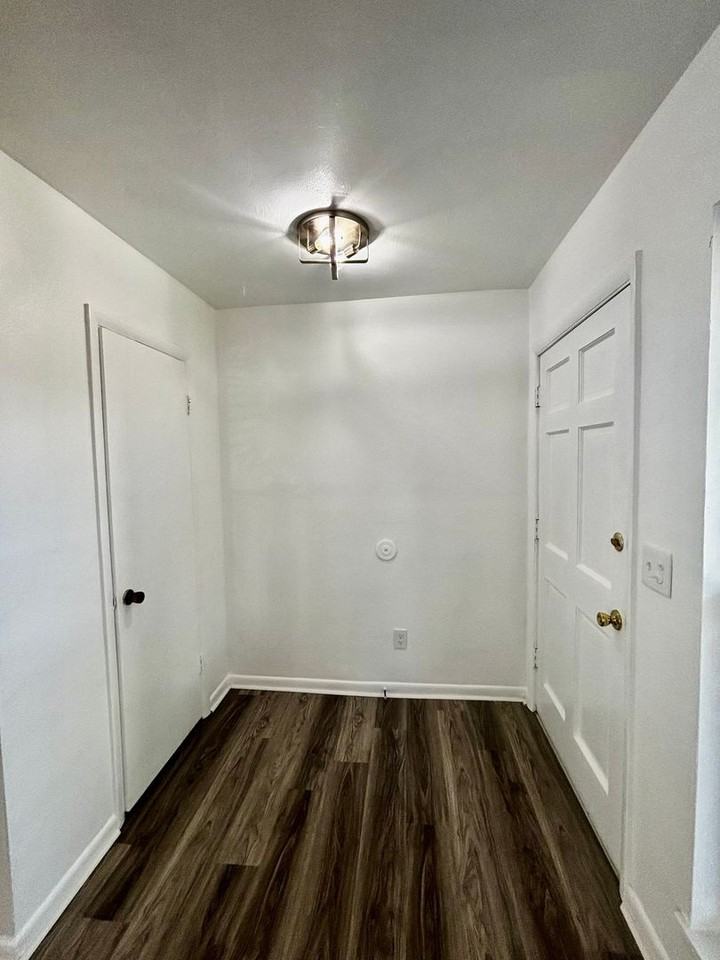 413 Hobart Ave - Photo 3 of 28