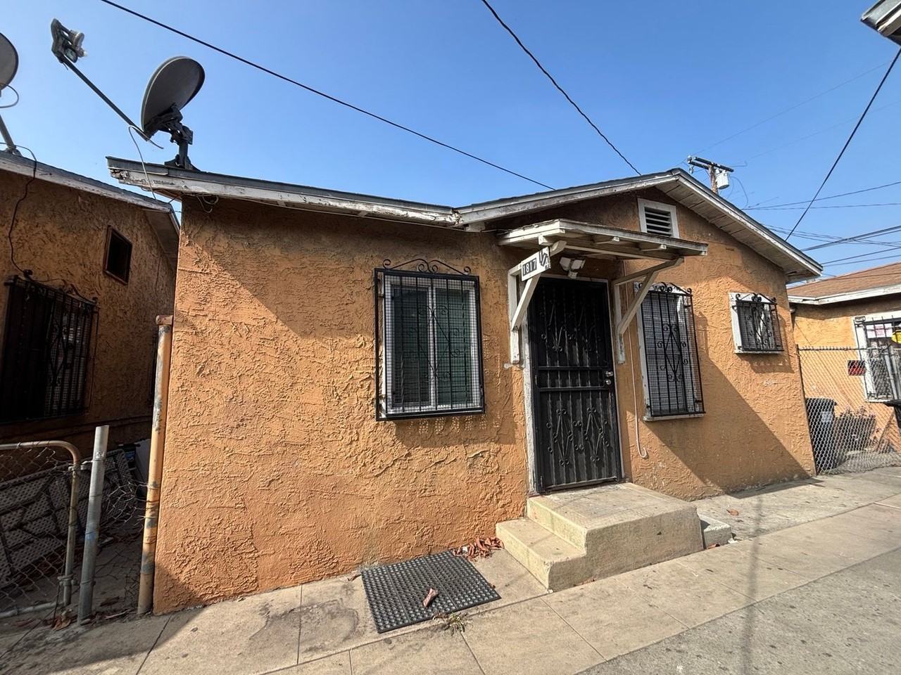 1817 East 70th Street - Photo 2 of 7