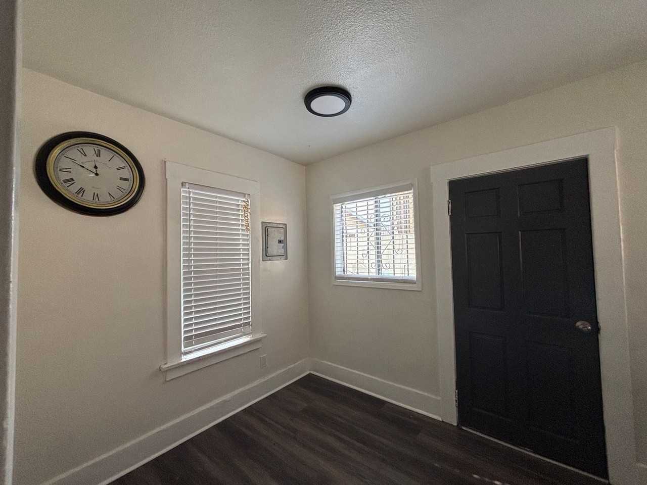 1817 East 70th Street - Photo 3 of 7