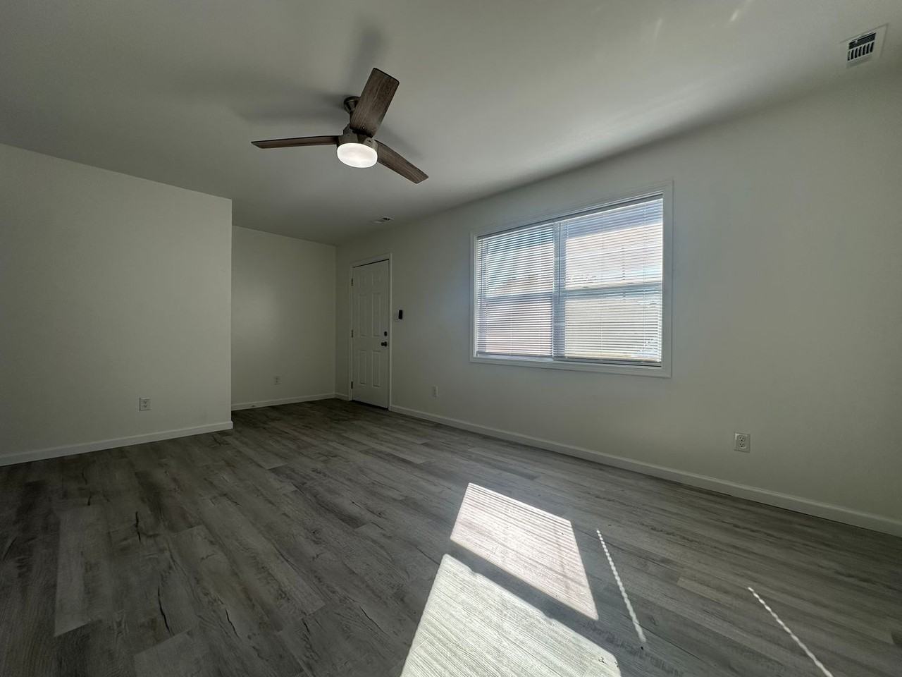 320 Myrtlewood Cir - Photo 5 of 24