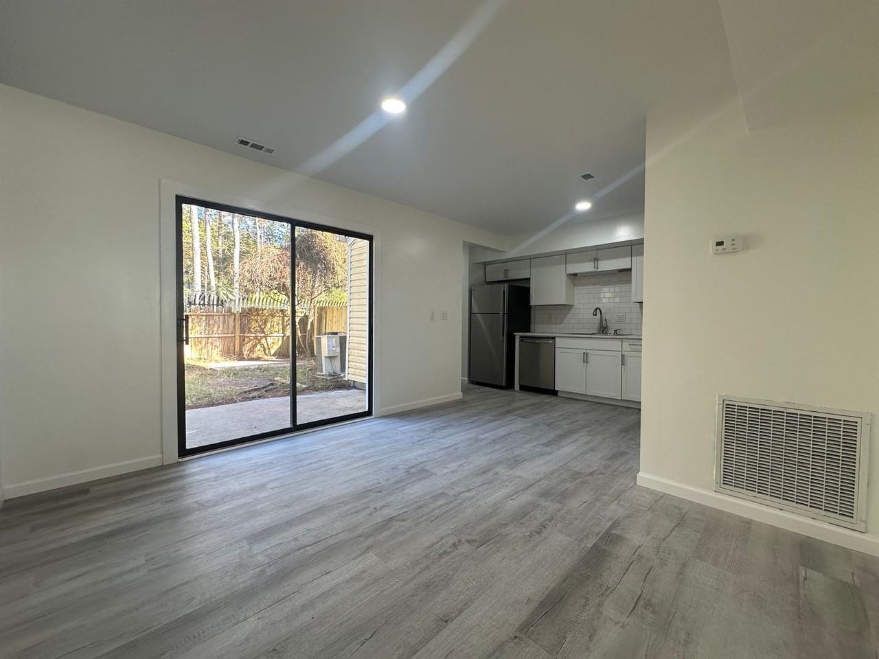 320 Myrtlewood Cir - Photo 6 of 24