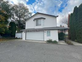 featured image of 911 N Ronald Ln