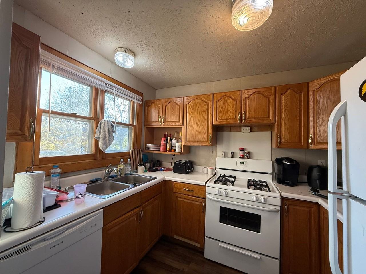 717 E Jefferson St - Photo 7 of 17